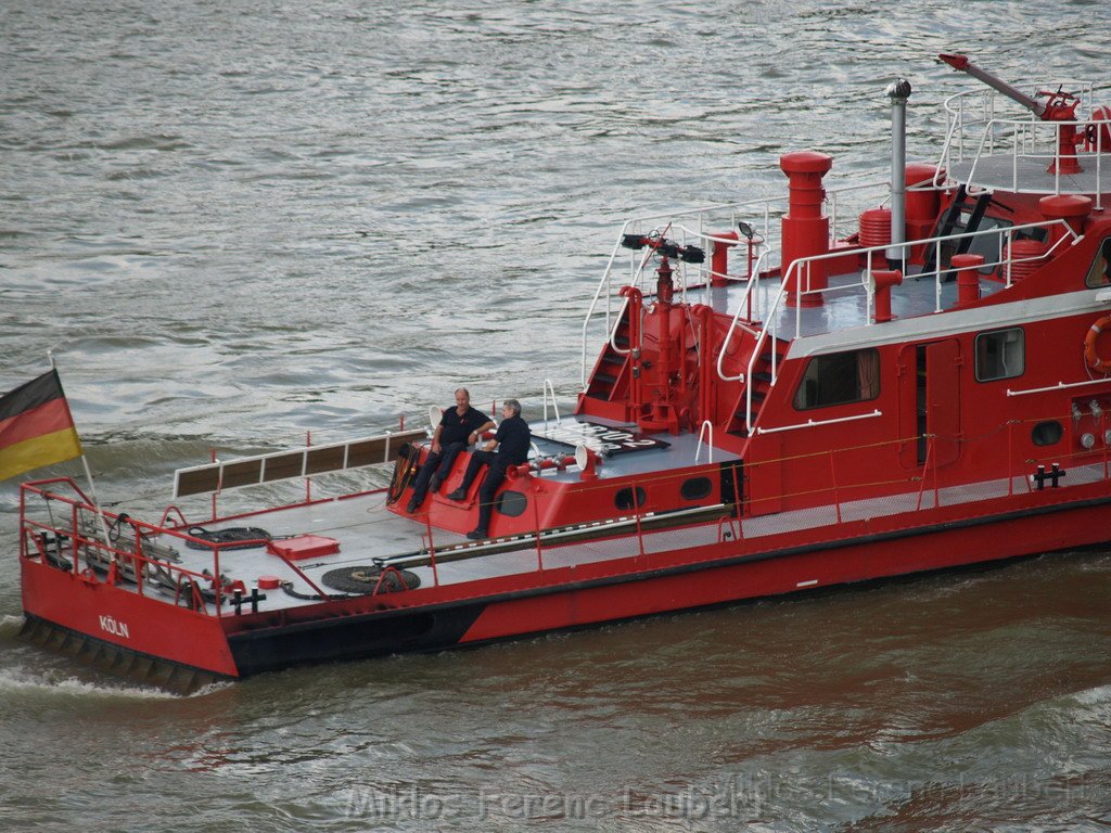 Feuerloeschboot 10-2      P135.JPG